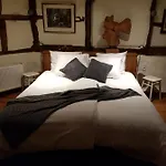 Bed & Breakfast Vleugje Wellness In De Voerstreek - Onder De Poort 4*