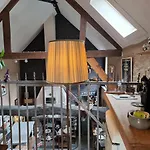 Vleugje Wellness In De Voerstreek - Bed & Brocante Onder De Poort 부런