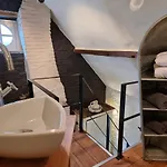 B&B Vleugje Wellness In De Voerstreek - Bed & Brocante Onder De Poort 4*