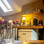 B&B Vleugje Wellness In De Voerstreek - Bed & Brocante Onder De Poort 부런