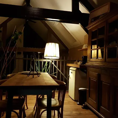 ベッド・アンド・ブレックファスト Vleugje Wellness In De Voerstreek - Bed & Brocante Onder De Poort フーレン