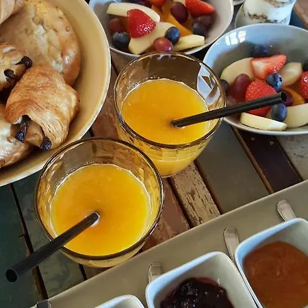 Vleugje Wellness In De Voerstreek - Bed & Brocante Onder De Poort Bed and breakfast Voeren