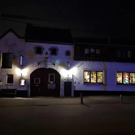 Vleugje Wellness In De Voerstreek - Onder De Poort Bed & Breakfast 4*