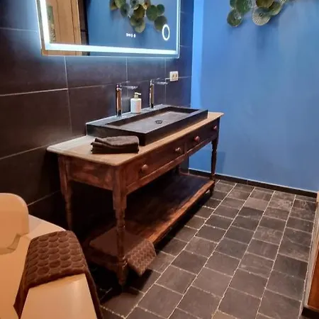 Vleugje Wellness In De Voerstreek - Bed & Brocante Onder De Poort フーレン