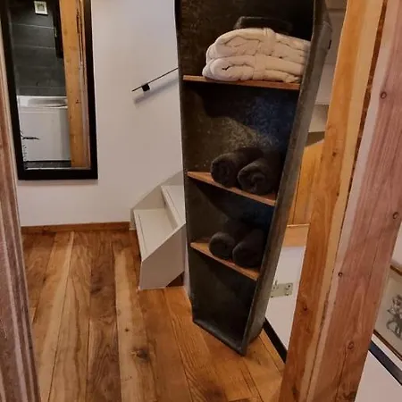 Vleugje Wellness In De Voerstreek - Bed & Brocante Onder De Poort Bed and breakfast