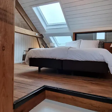 Vleugje Wellness In De Voerstreek - Onder De Poort Couette-café 4*