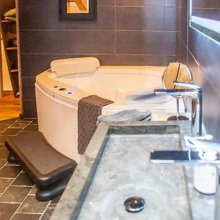 Bed & Breakfast Vleugje Wellness In De Voerstreek - Bed & Brocante Onder De Poort Voeren