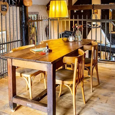 Vleugje Wellness In De Voerstreek - Bed & Brocante Onder De Poort Bed and breakfast