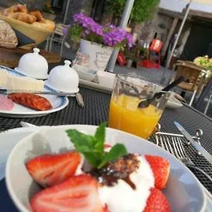 Vleugje Wellness In De Voerstreek - Bed & Brocante Onder De Poort Couette-café