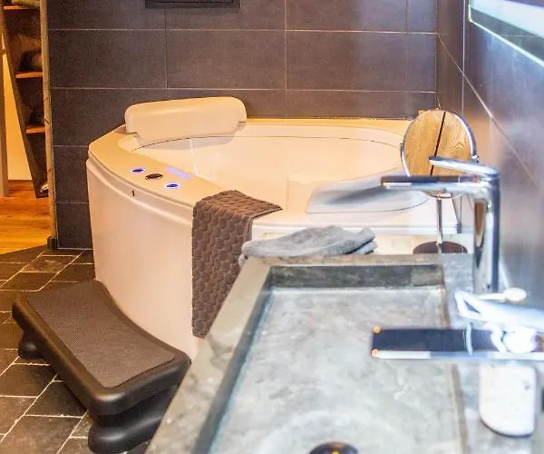 Couette-café Vleugje Wellness In De Voerstreek - Bed & Brocante Onder De Poort Fourons