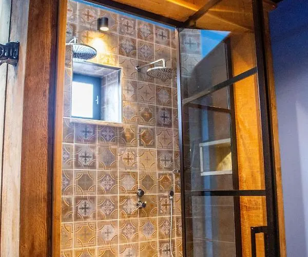 Vleugje Wellness In De Voerstreek - Bed & Brocante Onder De Poort 4* Fourons