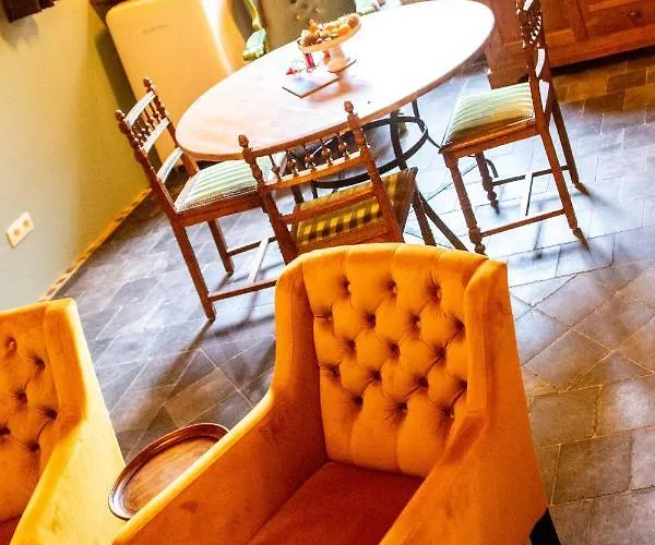 Vleugje Wellness In De Voerstreek - Bed & Brocante Onder De Poort 4* Fourons